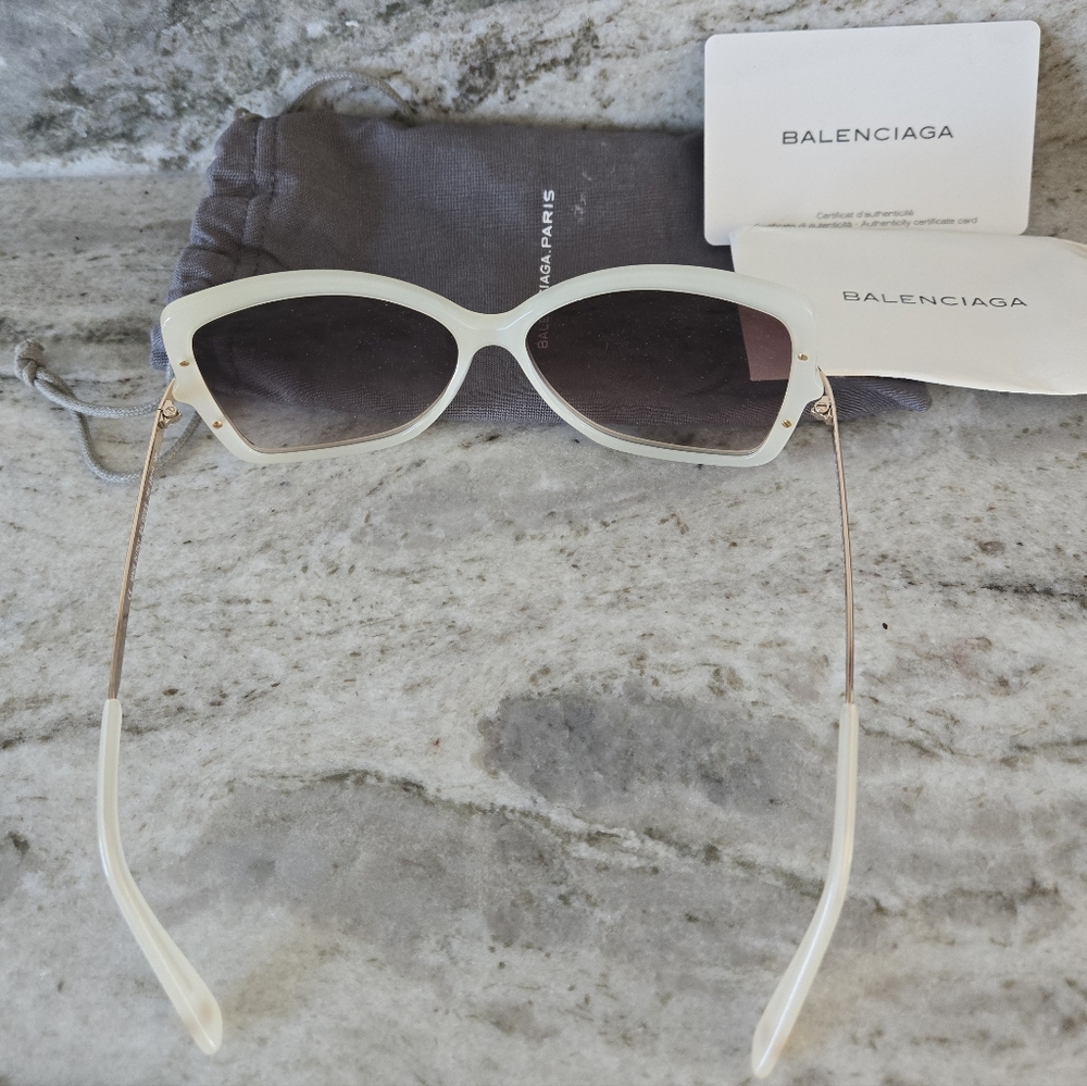 Authentic Balenciaga Cream Sunglasses - Picture 3 of 5